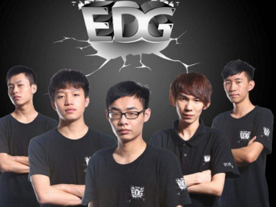 展现出的坚 展现出的坚